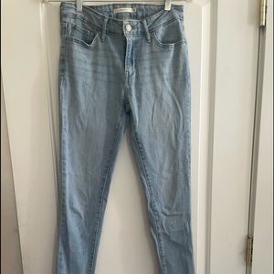 Levi’s 711 Skinny Jeans